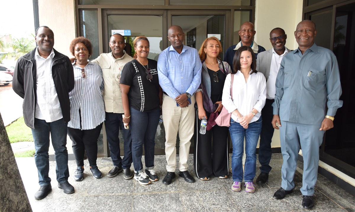 Mr. Eric Bizimana, Deputy Mayor for Economic Development (centre, in blue shirt), welcomed the delegation at Muhanga District Headquarters and highlighted the strong collaboration between the District, NBDF Rwanda and SDHA